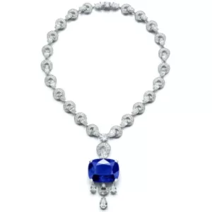 118.35ct unheated Sri Lankan sapphire mounted in a Bulgari necklace, sold for ca. US$ 3.4 million at Phillips Hong Kong in May 2023. Photo: Phillips.