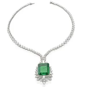 Diamond necklace containing a 68.13 ct emerald from Colombia with minor amounts of oil in fissures. Sold for ca. US$ 1.8 million at Christie’s Geneva in May 2023.