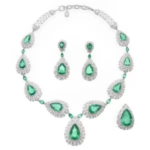 Emerald suite with Colombian emeralds, indications of clarity modification, (larger emeralds) minor to moderate amount of resin; (smaller emeralds) minor to insignificant amount of resin. Sold at Christie’s Hong Kong in May 2023 for ca. US$ 480,000.