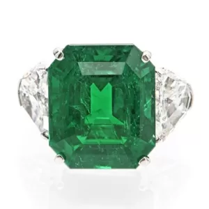 Ring with 17.05 ct Colombian emerald with no indications of clarity modification, sold for ca. US$ 2.5 million at Christie’s Hong Kong in November 2023.