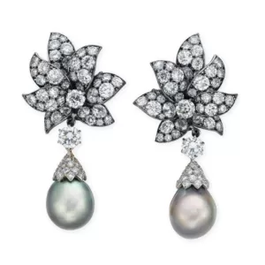 Van Cleef & Arpels natural pearl and diamond earrings sold for ca. US$ 130,000 at Christie’s Hong Kong in May 2023. Photo: Christie’s.